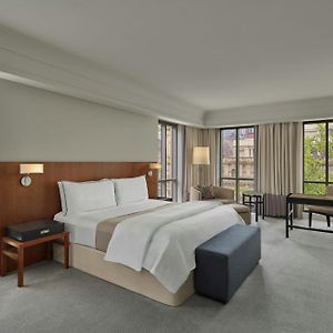 Westin King Studio City View Spa Bath Corner Room